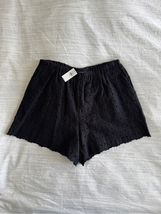 GAP Pants - NWT Gap Black Eyelet Elastic Waist Shorts